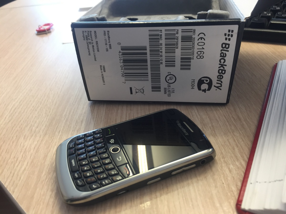 Сотовый телефон BlackBerry 9000 и BlackBerry 8900 Б/У - неисправное (4 шт)  МОЛ