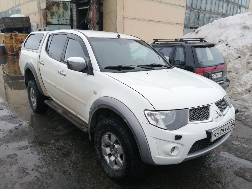 Автомобиль Mitsubishi L200, В618ХА49 (2010) г.Магадан