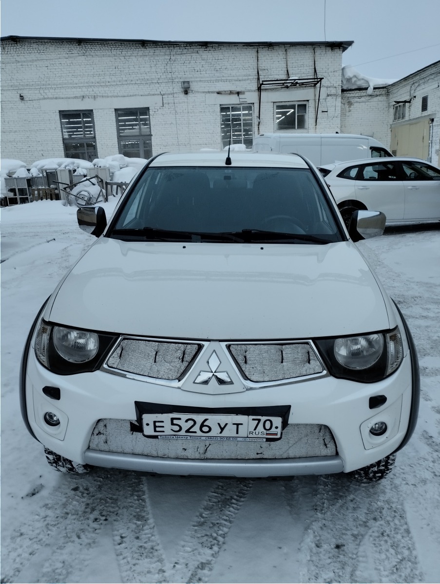 Автомобиль MITSUBISHI L200, е526ут70 (2013) Томск